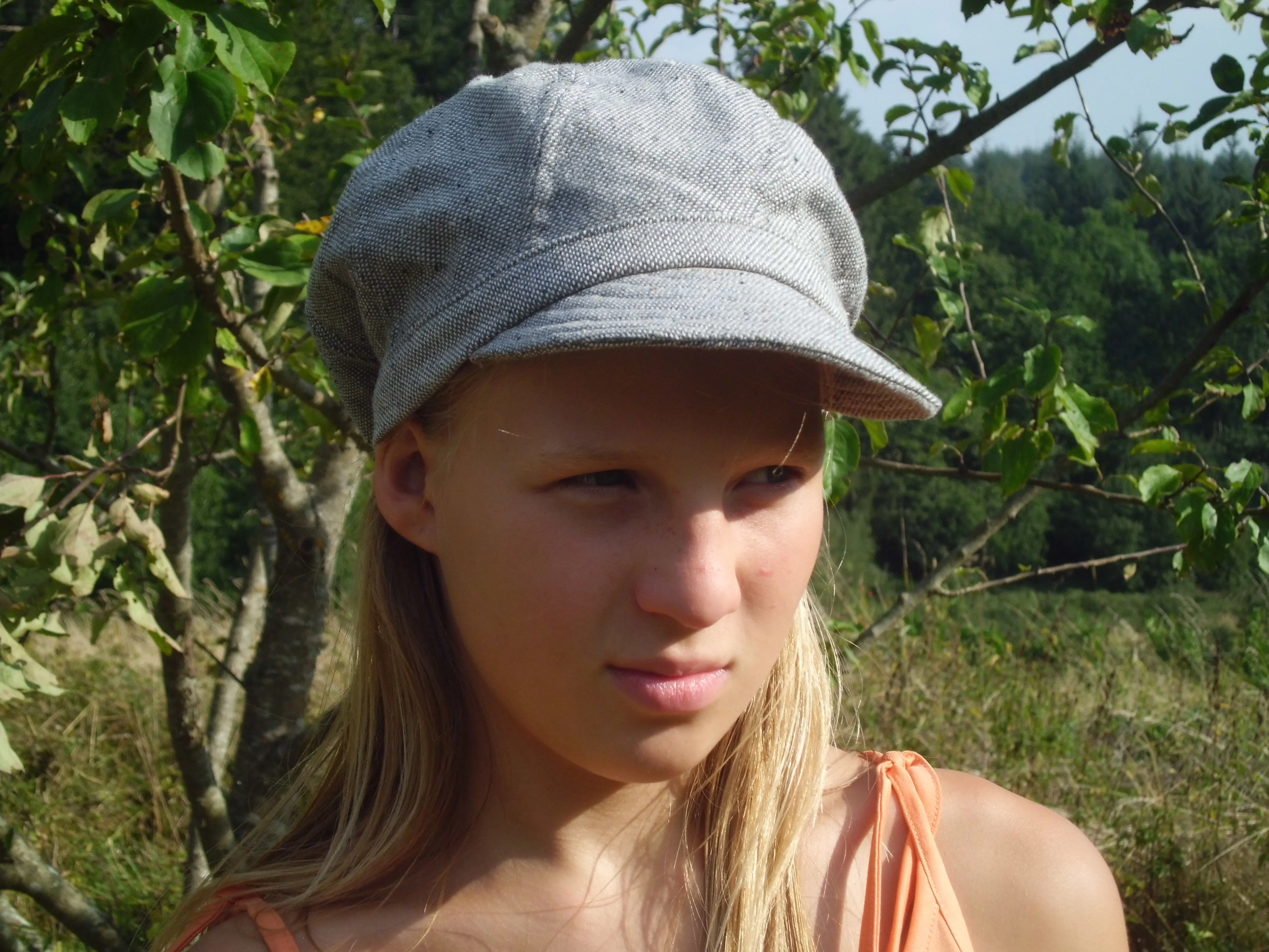 Casquette gavroche en lin gris clair, cousue main